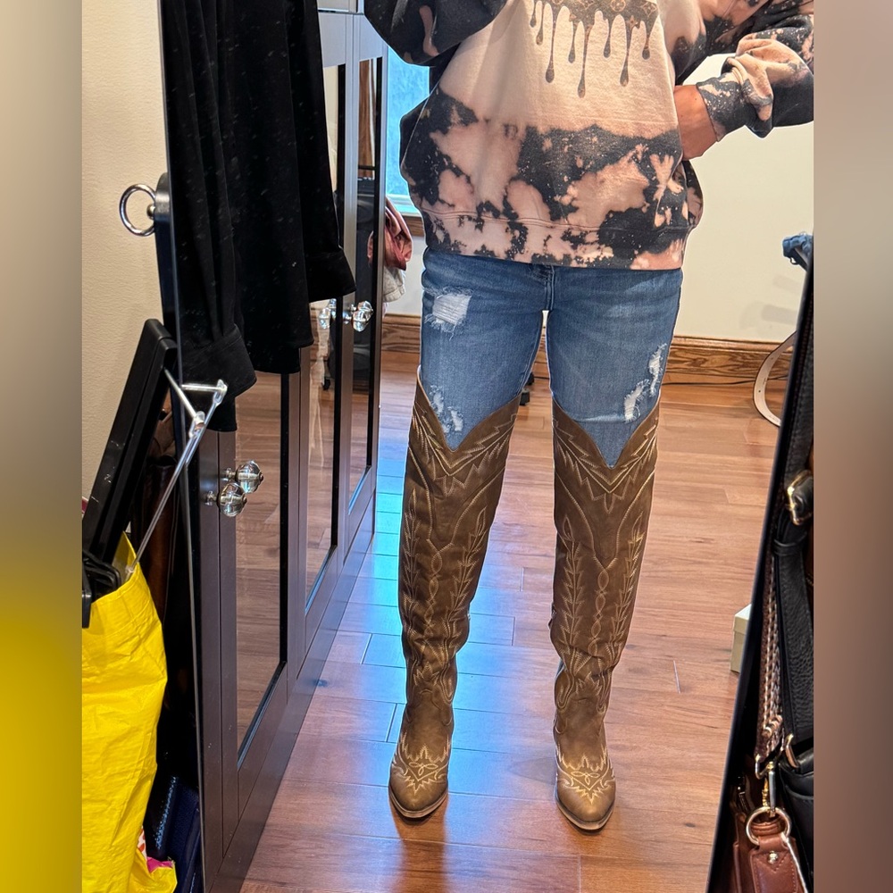 NIB Thigh High Brown Embroidered Cowboy Boots - Picture 12 of 15